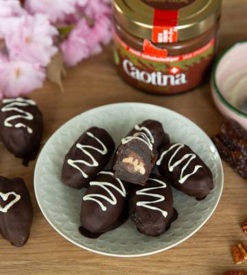 Dattero farcito con Caotina Choco-Crème e cuore di noce pecan